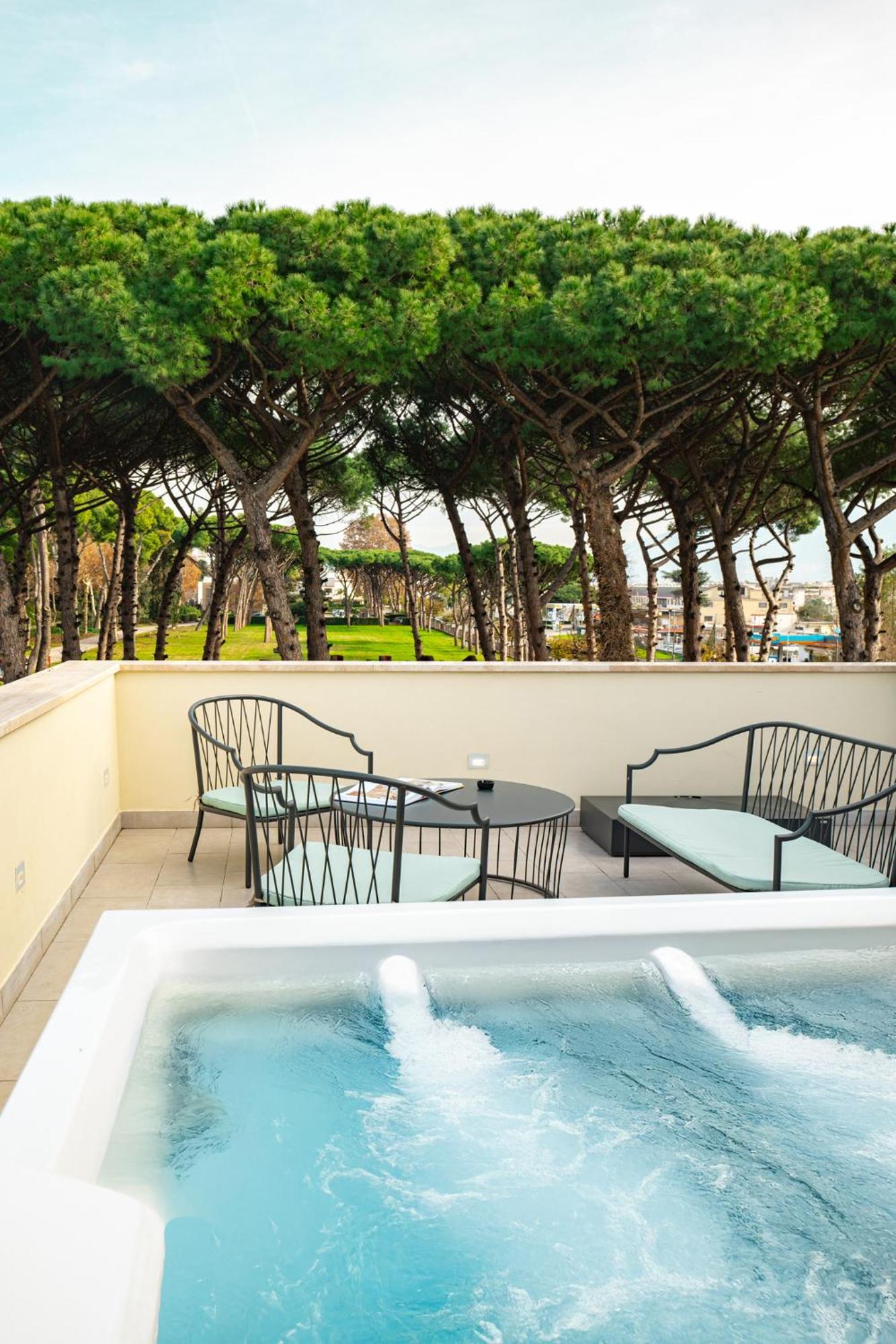 Hotel Ristorante Vittoria Pompei Esterno foto