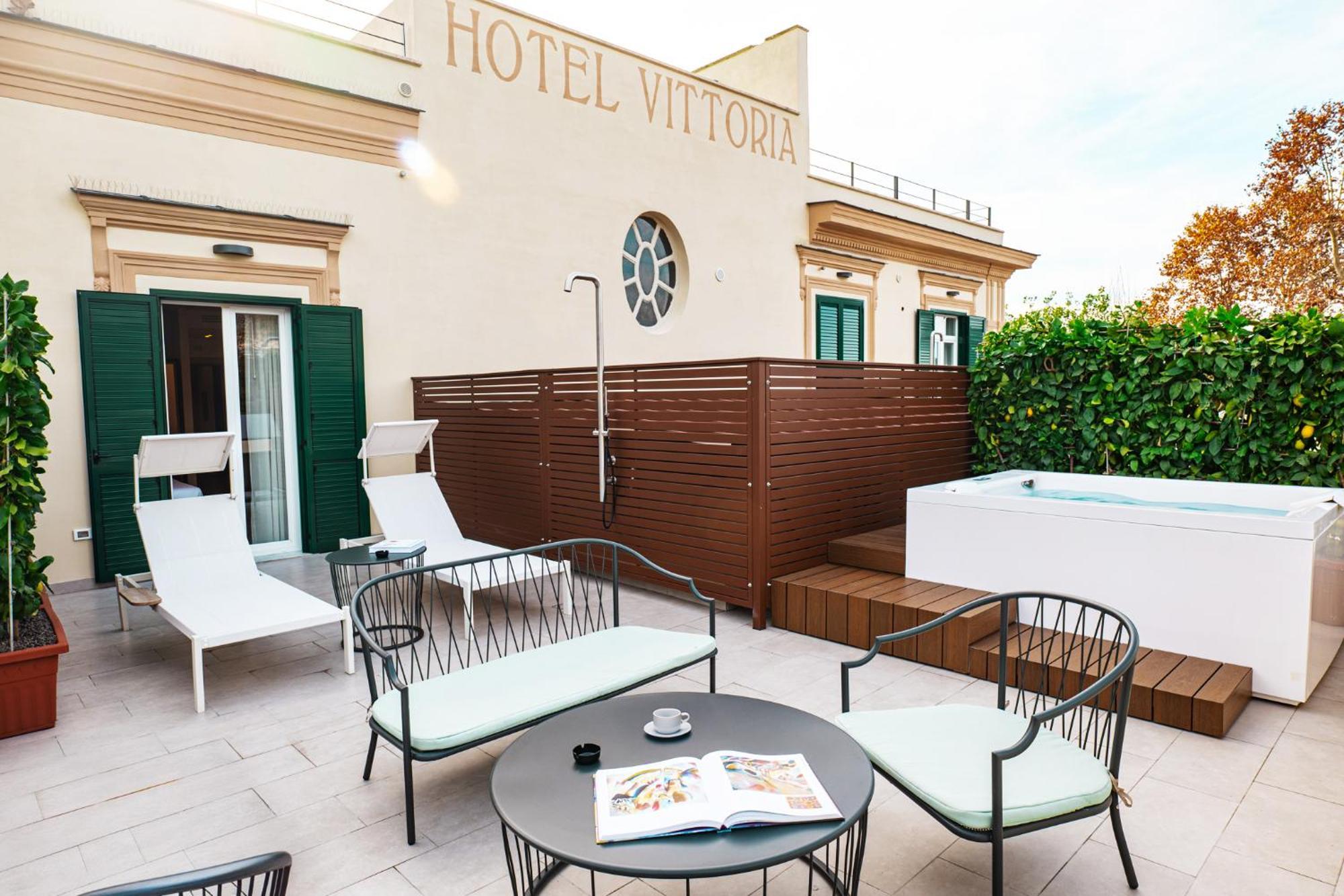 Hotel Ristorante Vittoria Pompei Esterno foto