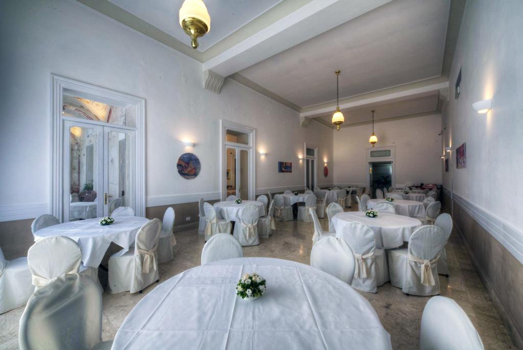 Hotel Ristorante Vittoria Pompei Esterno foto
