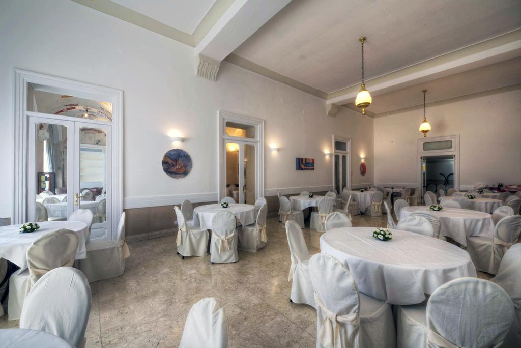 Hotel Ristorante Vittoria Pompei Esterno foto