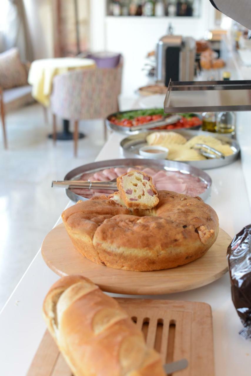 Hotel Ristorante Vittoria Pompei Esterno foto