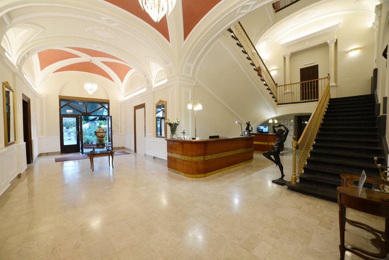 Hotel Ristorante Vittoria Pompei Esterno foto